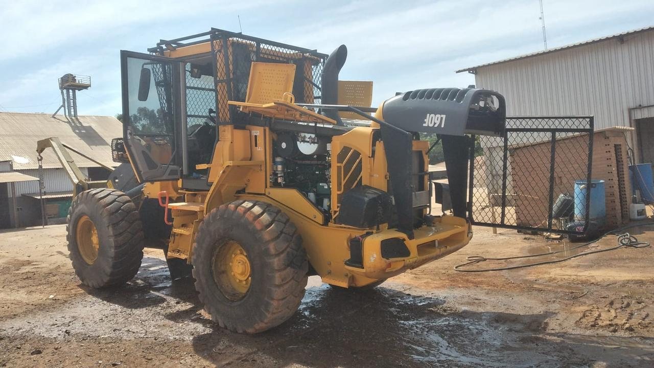 Pá carregadeira Volvo L60F da JDS